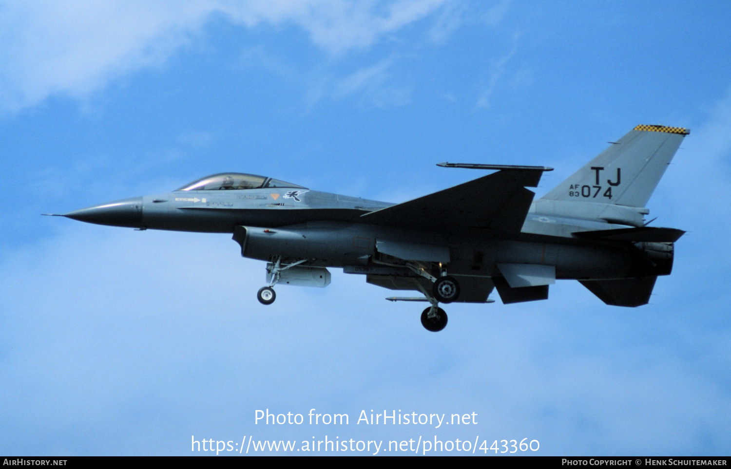 Aircraft Photo of 83-1074 / AF83-074 | General Dynamics F-16A Fighting Falcon | USA - Air Force | AirHistory.net #443360