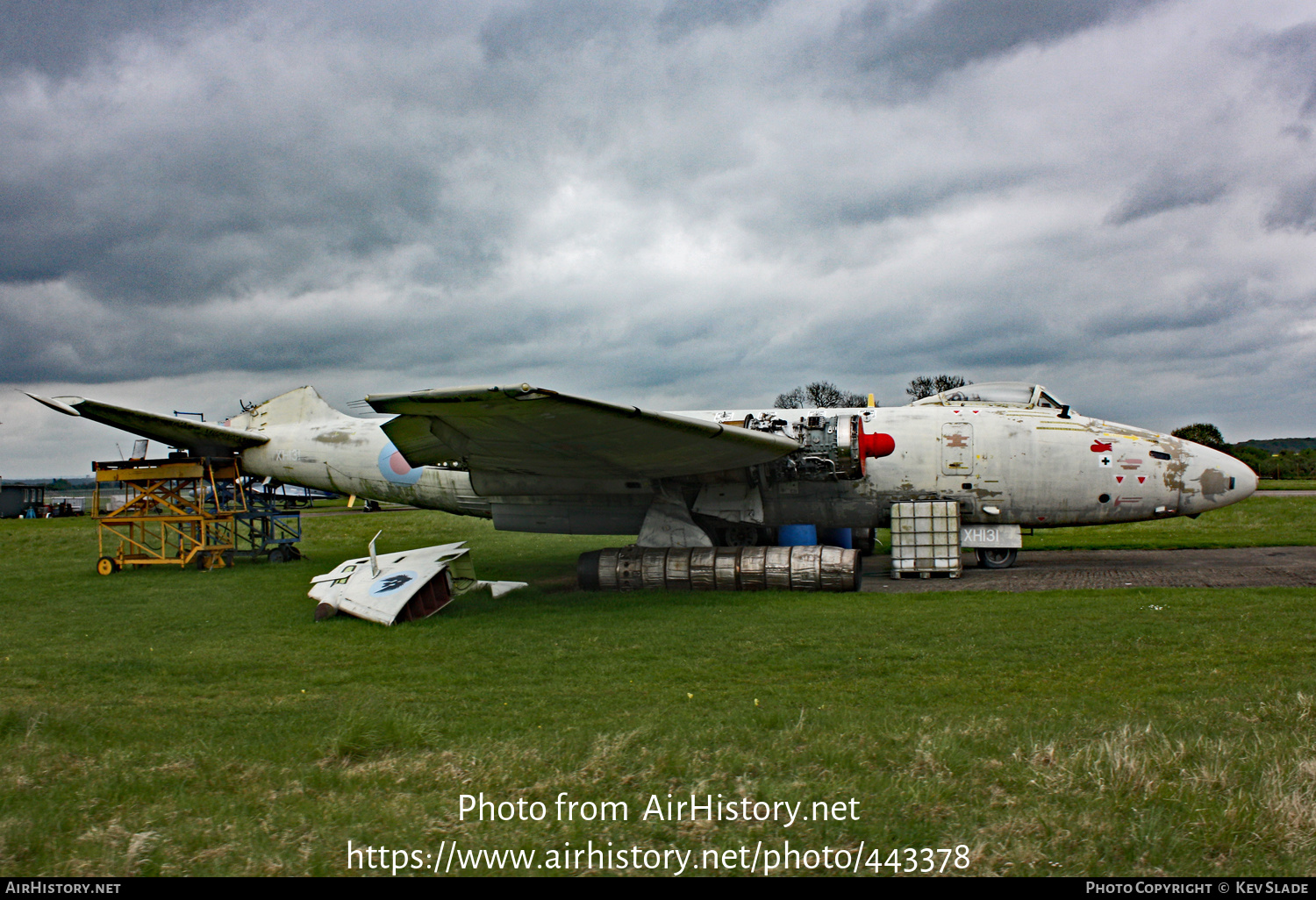 Aircraft Photo of XH131 | English Electric Canberra PR9 | UK - Air Force | AirHistory.net #443378