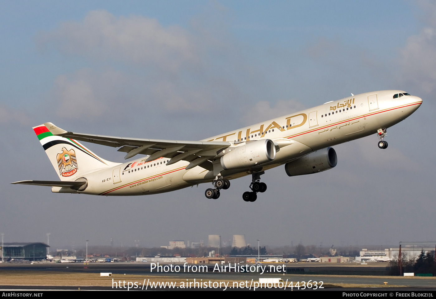 Aircraft Photo of A6-EYI | Airbus A330-243 | Etihad Airways | AirHistory.net #443632