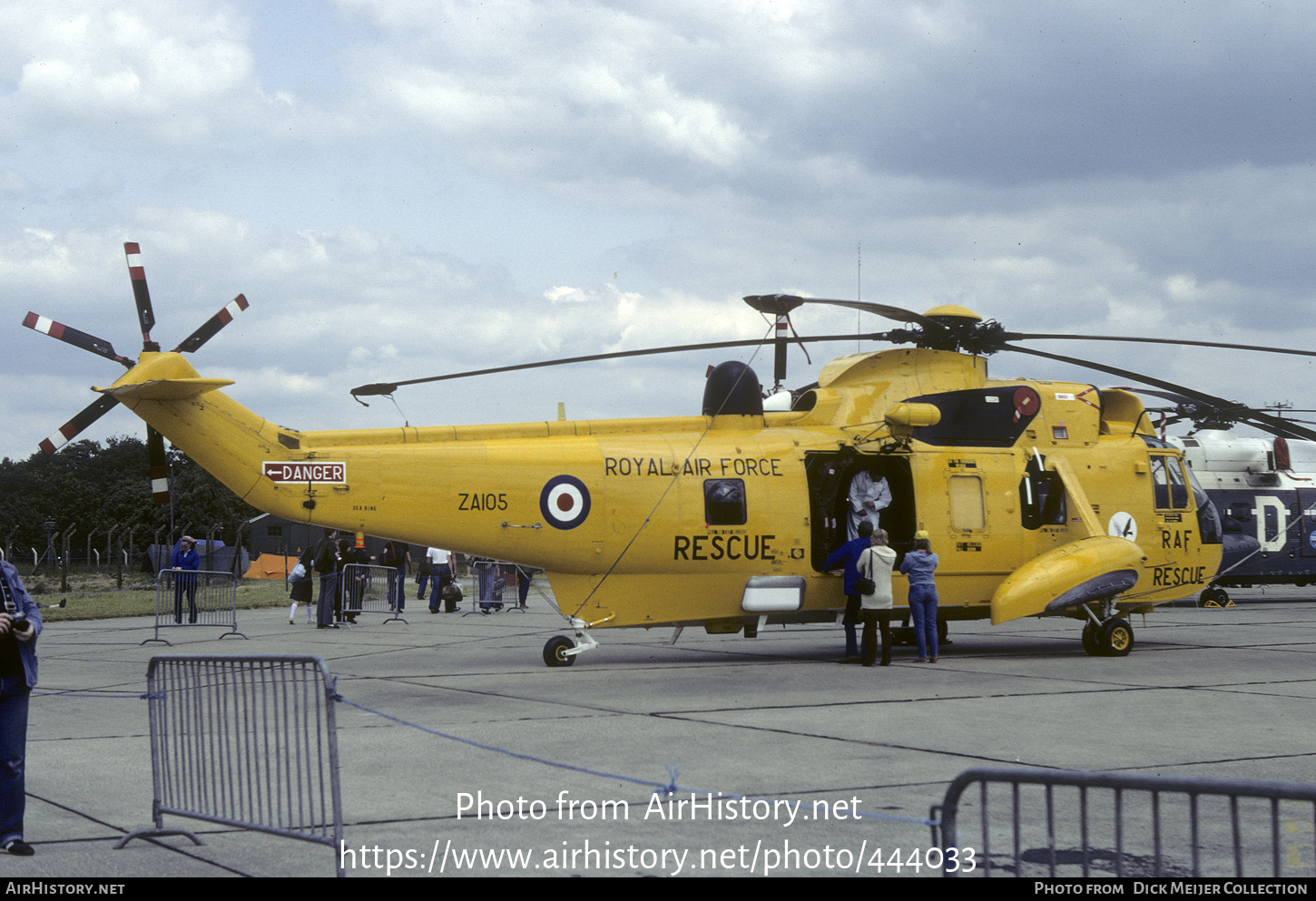 Aircraft Photo of ZA105 | Westland WS-61 Sea King HAR3 | UK - Air Force | AirHistory.net #444033