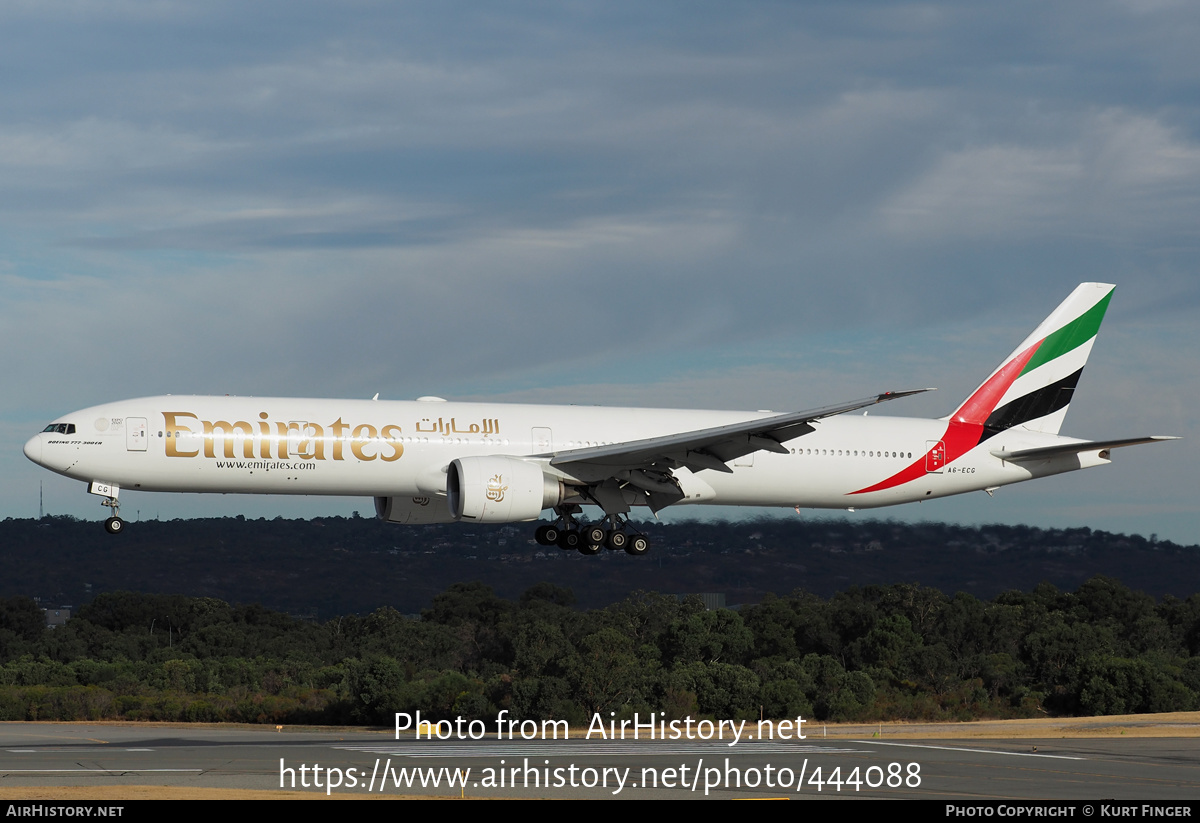 Aircraft Photo of A6-ECG | Boeing 777-31H/ER | Emirates | AirHistory.net #444088