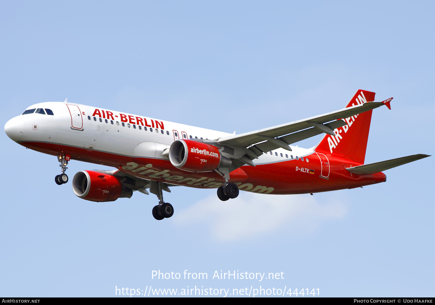 Aircraft Photo of D-ALTK | Airbus A320-214 | Air Berlin | AirHistory.net #444141