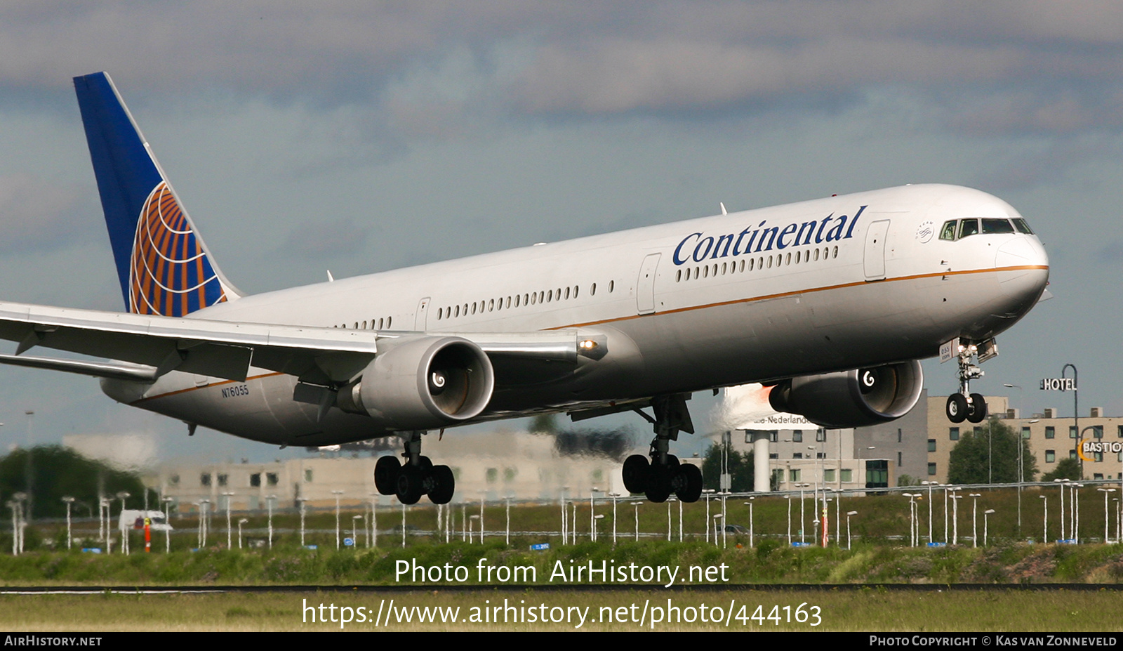 Aircraft Photo of N76055 | Boeing 767-424/ER | Continental Airlines | AirHistory.net #444163