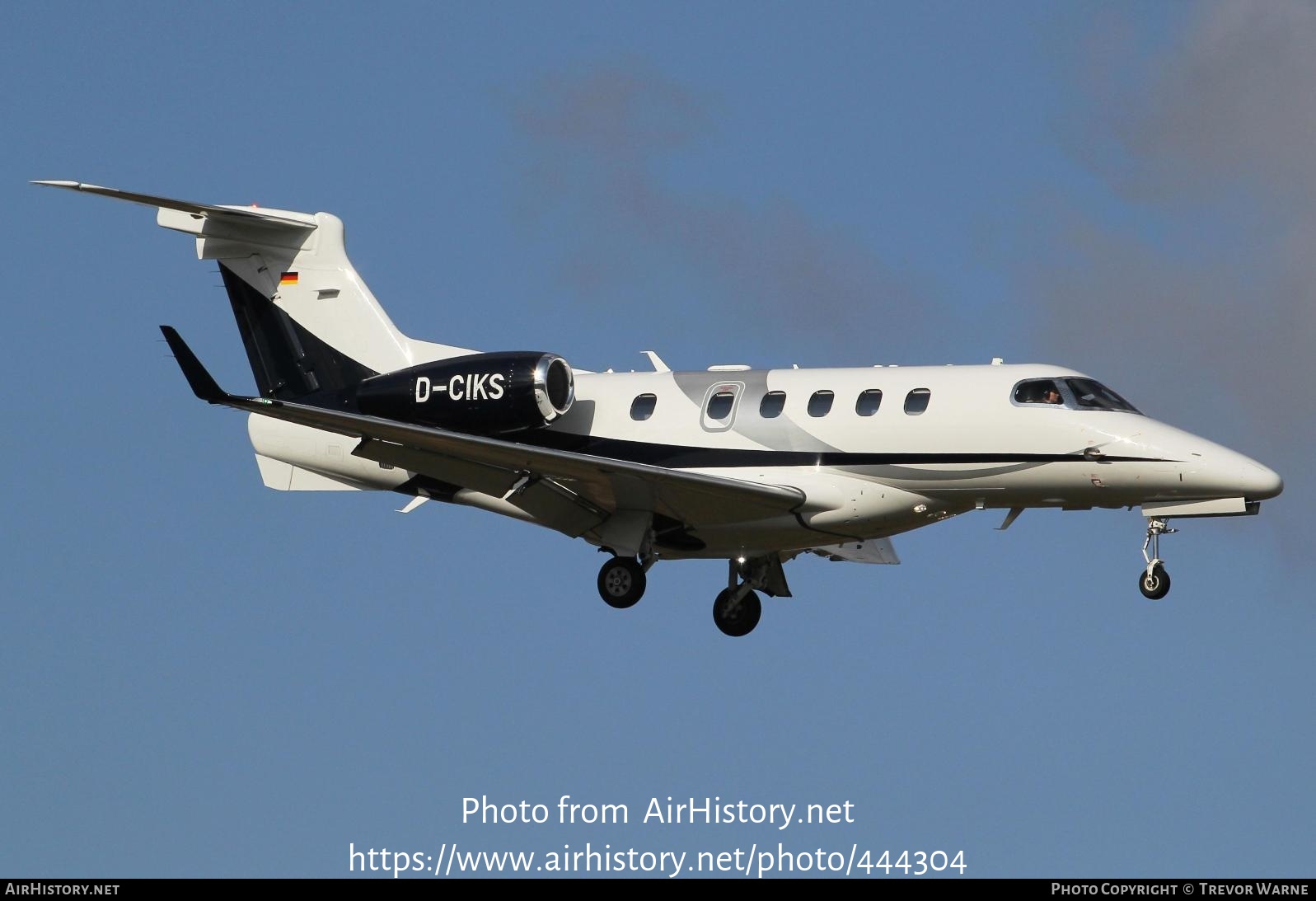 Aircraft Photo of D-CIKS | Embraer EMB-505 Phenom 300 | AirHistory.net #444304