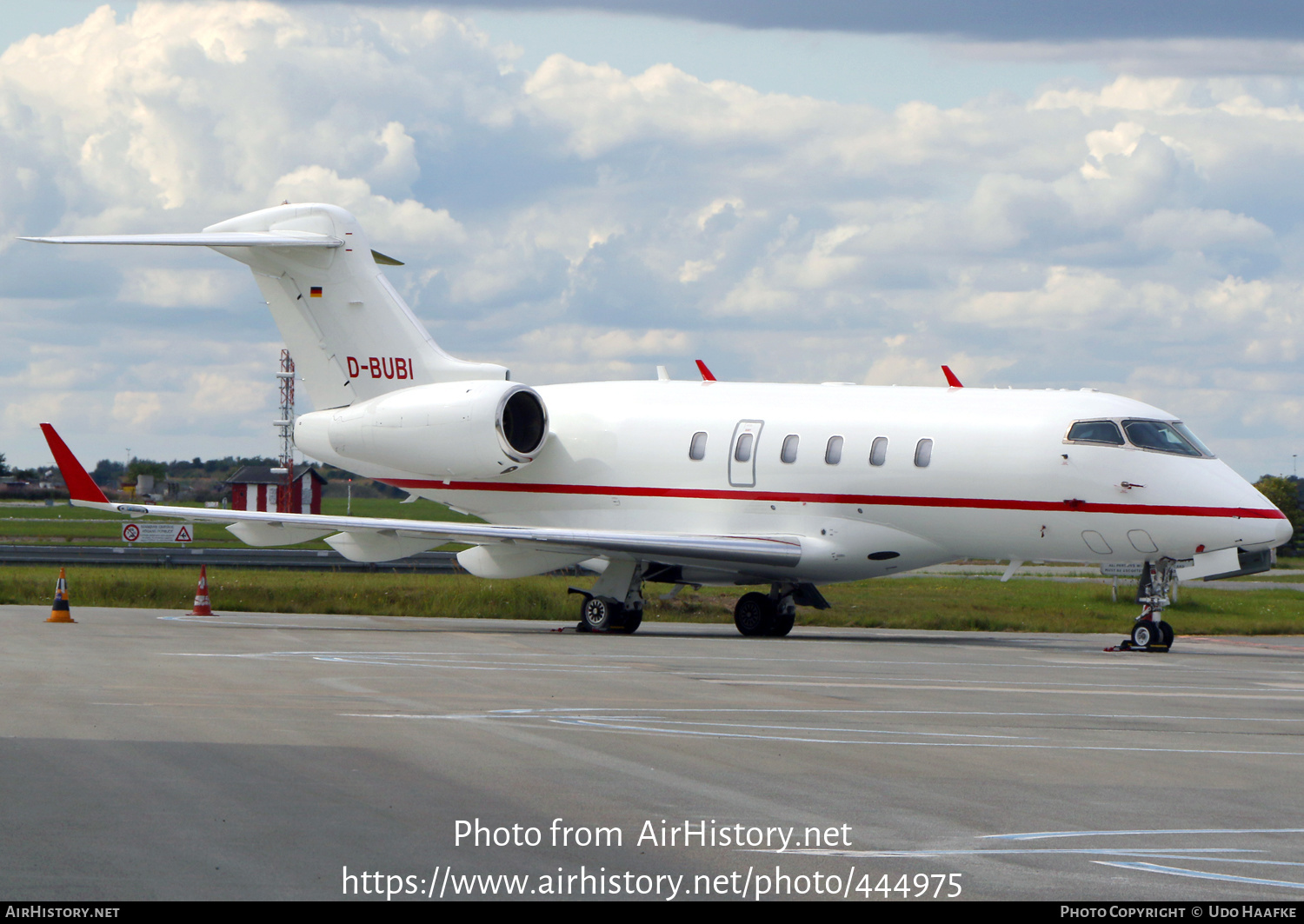 Aircraft Photo of D-BUBI | Bombardier Challenger 300 (BD-100-1A10) | AirHistory.net #444975