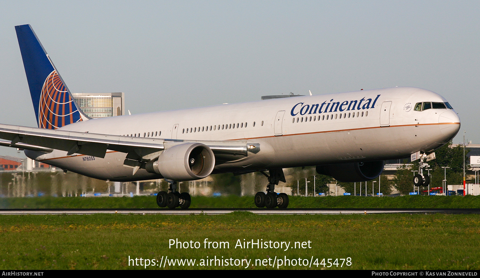 Aircraft Photo of N76055 | Boeing 767-424/ER | Continental Airlines | AirHistory.net #445478