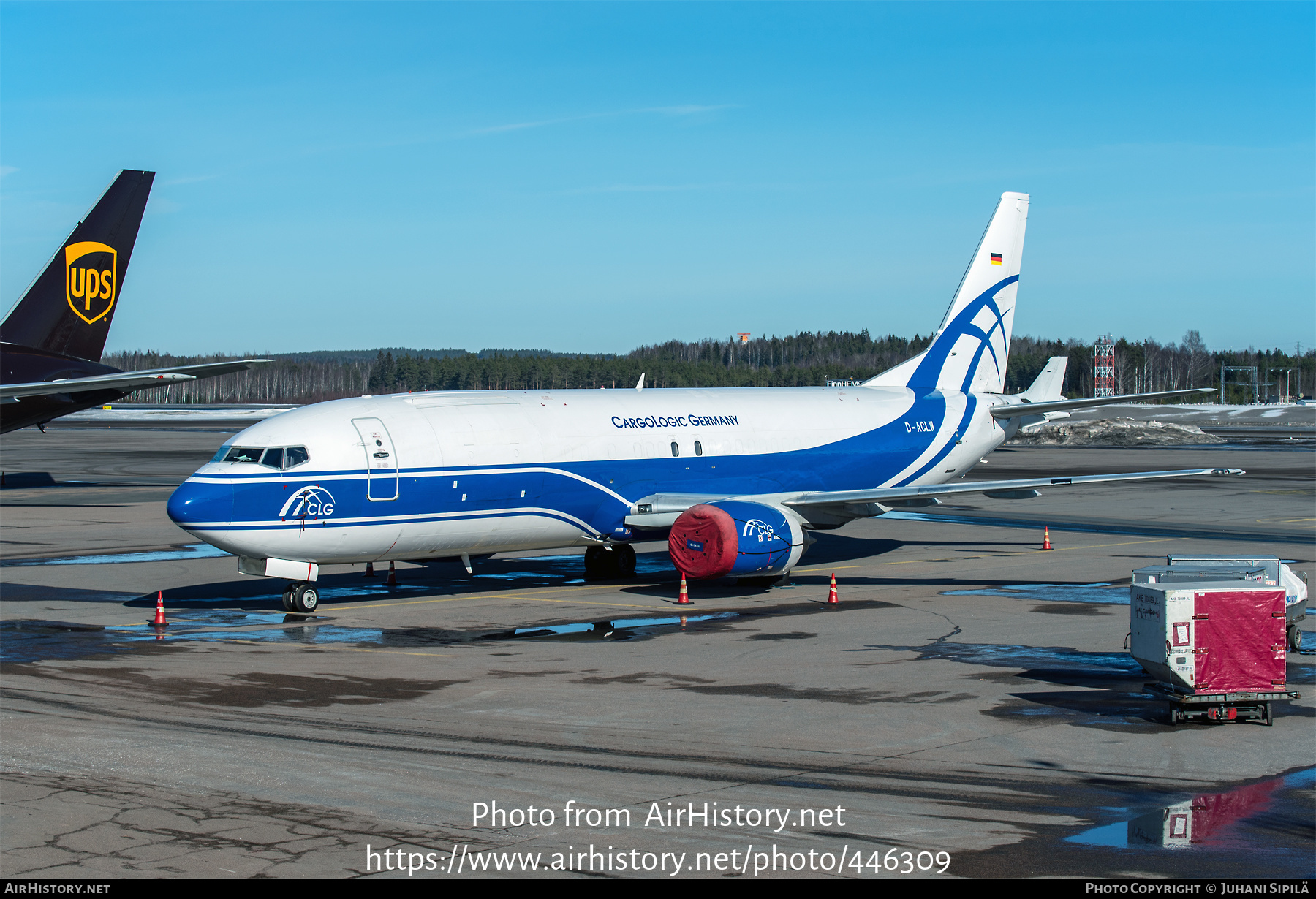 Aircraft Photo of D-ACLW | Boeing 737-48E(SF) | CargoLogic Germany - CLG | AirHistory.net #446309