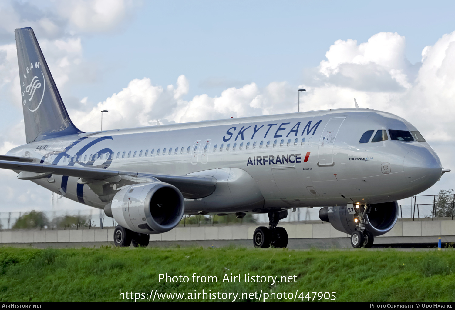 Aircraft Photo of F-GFKY | Airbus A320-211 | Air France | AirHistory.net #447905