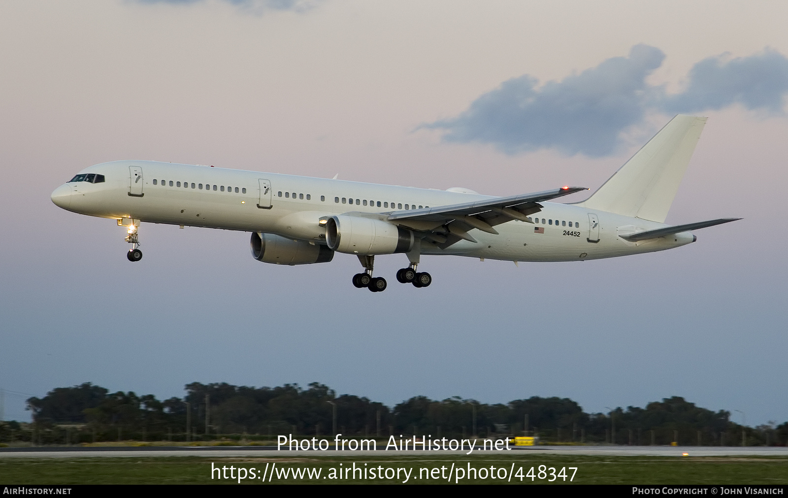 Aircraft Photo of 02-4452 / 24452 | Boeing C-32B (757-23A) | USA - Air Force | AirHistory.net #448347