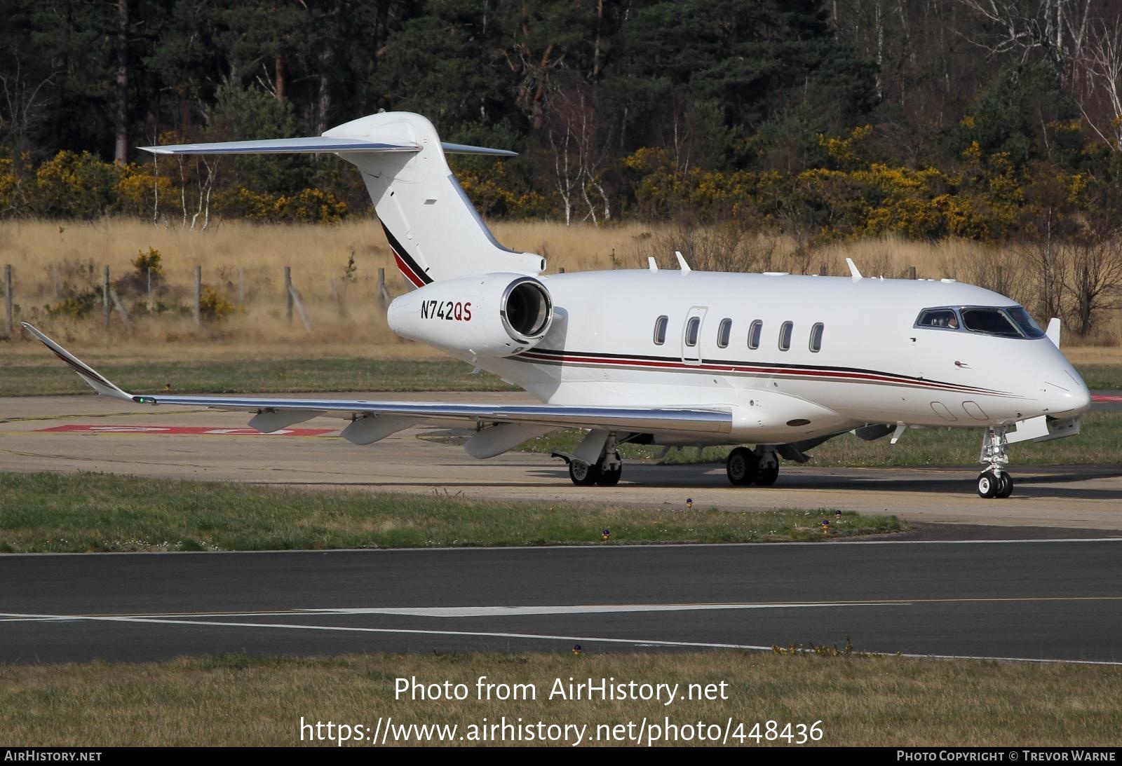 Aircraft Photo of N742QS | Bombardier Challenger 350 (BD-100-1A10) | AirHistory.net #448436