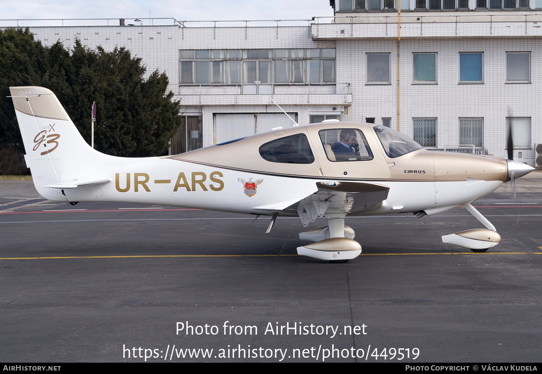 Aircraft Photo of UR-ARS | Cirrus SR-22 G3-GTSX | AirHistory.net #449519