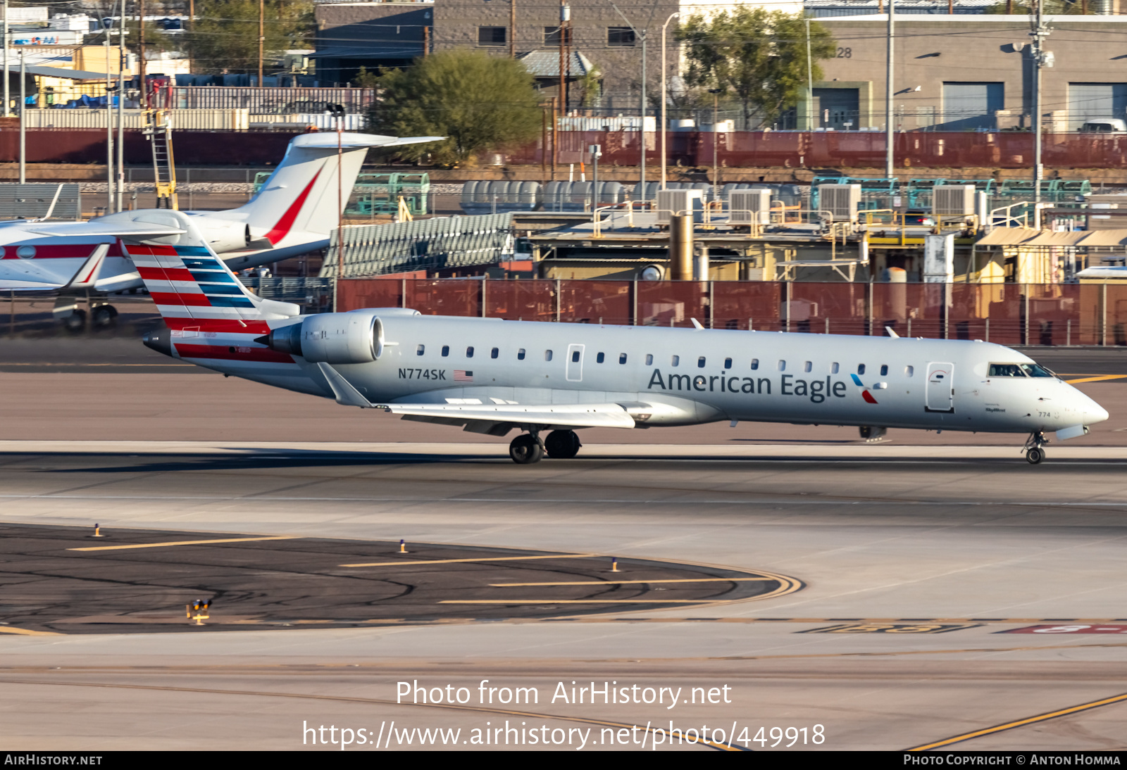 Aircraft Photo of N774SK | Bombardier CRJ-701ER (CL-600-2C10) | American Eagle | AirHistory.net #449918