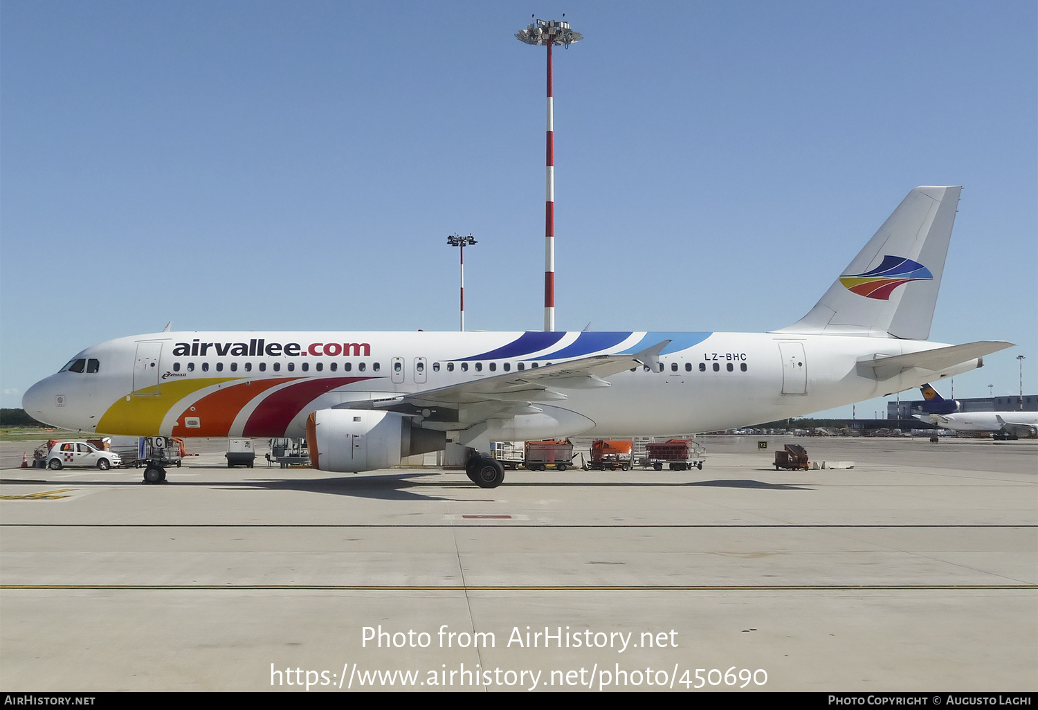 Aircraft Photo of LZ-BHC | Airbus A320-212 | Balkan Holidays Air - BH Air | Air Vallée | AirHistory.net #450690