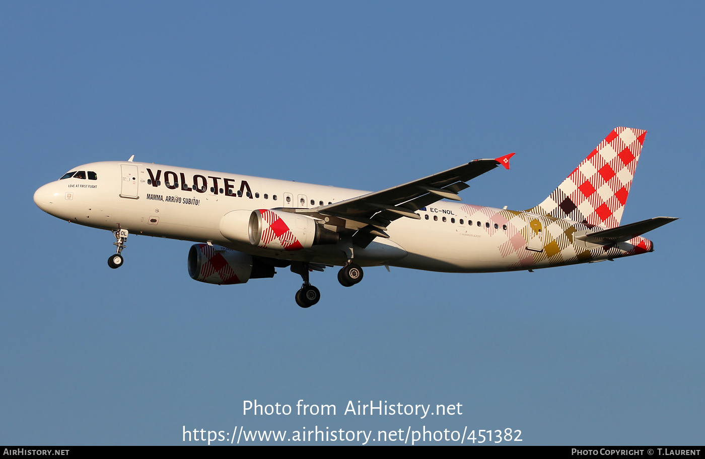 Aircraft Photo of EC-NOL | Airbus A320-214 | Volotea | AirHistory.net #451382