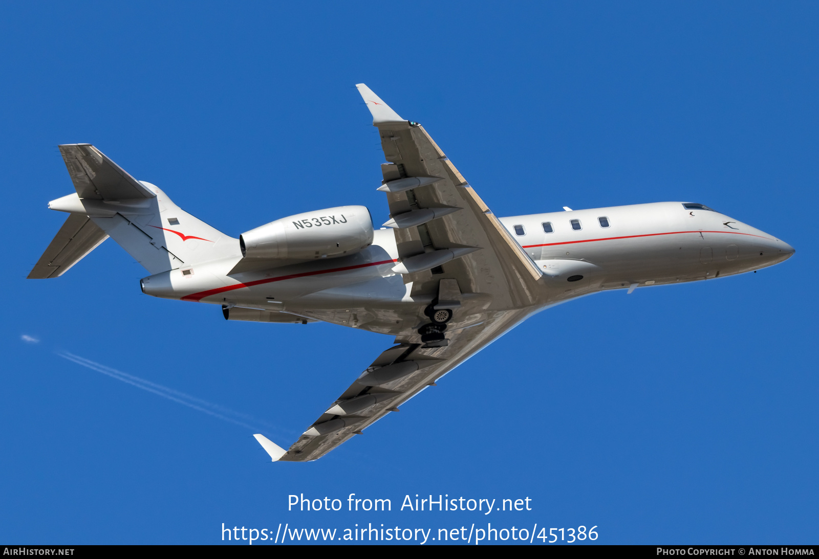 Aircraft Photo of N535XJ | Bombardier Challenger 350 (BD-100-1A10) | AirHistory.net #451386