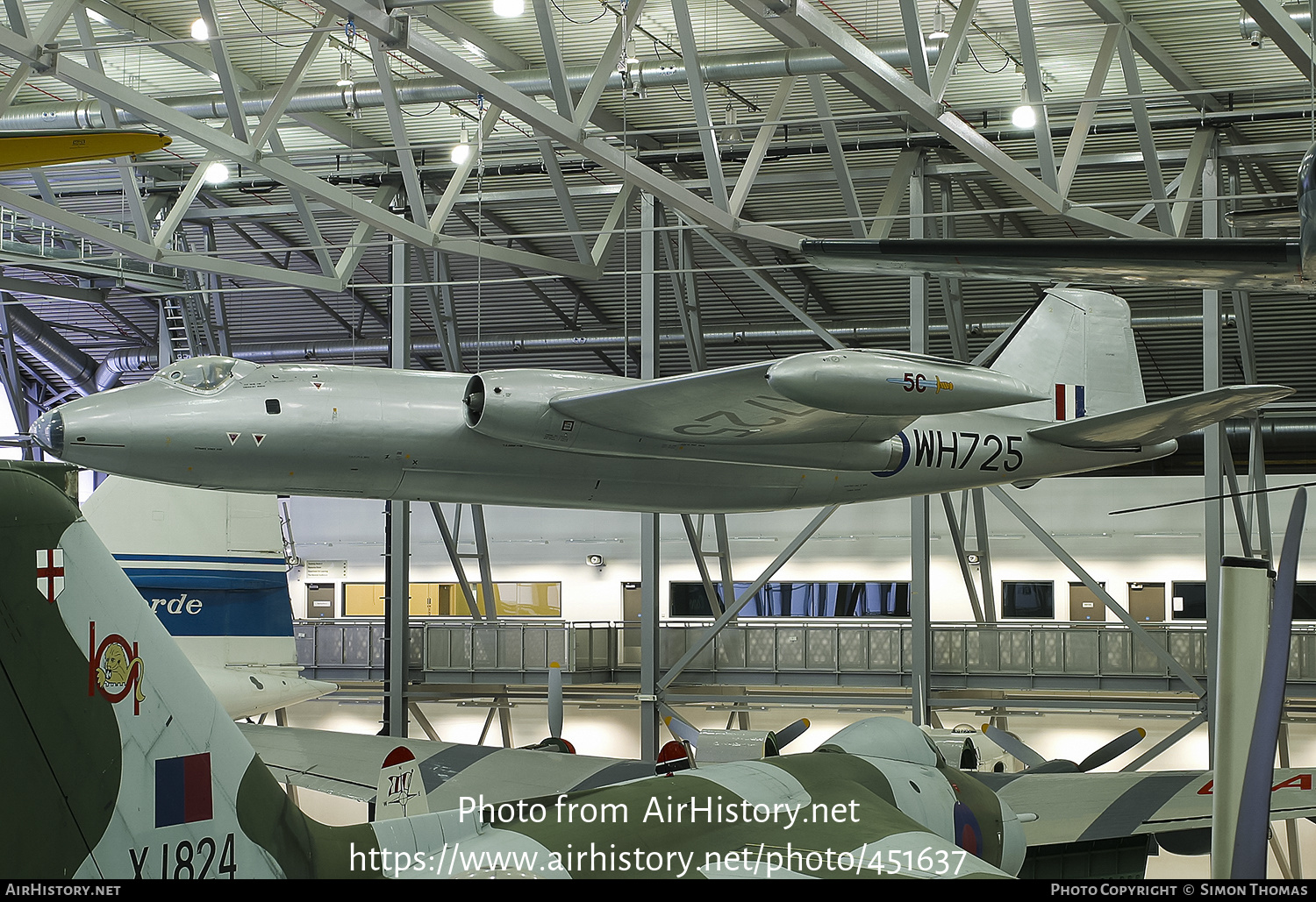 Aircraft Photo of WH725 | English Electric Canberra B2 | UK - Air Force | AirHistory.net #451637