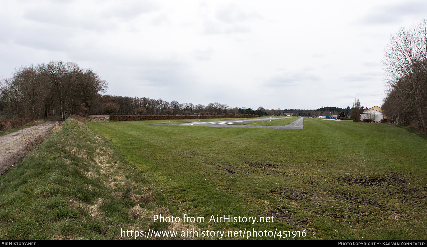 Airport photo of Westerstede - Felde (EDWX) in Germany | AirHistory.net #451916