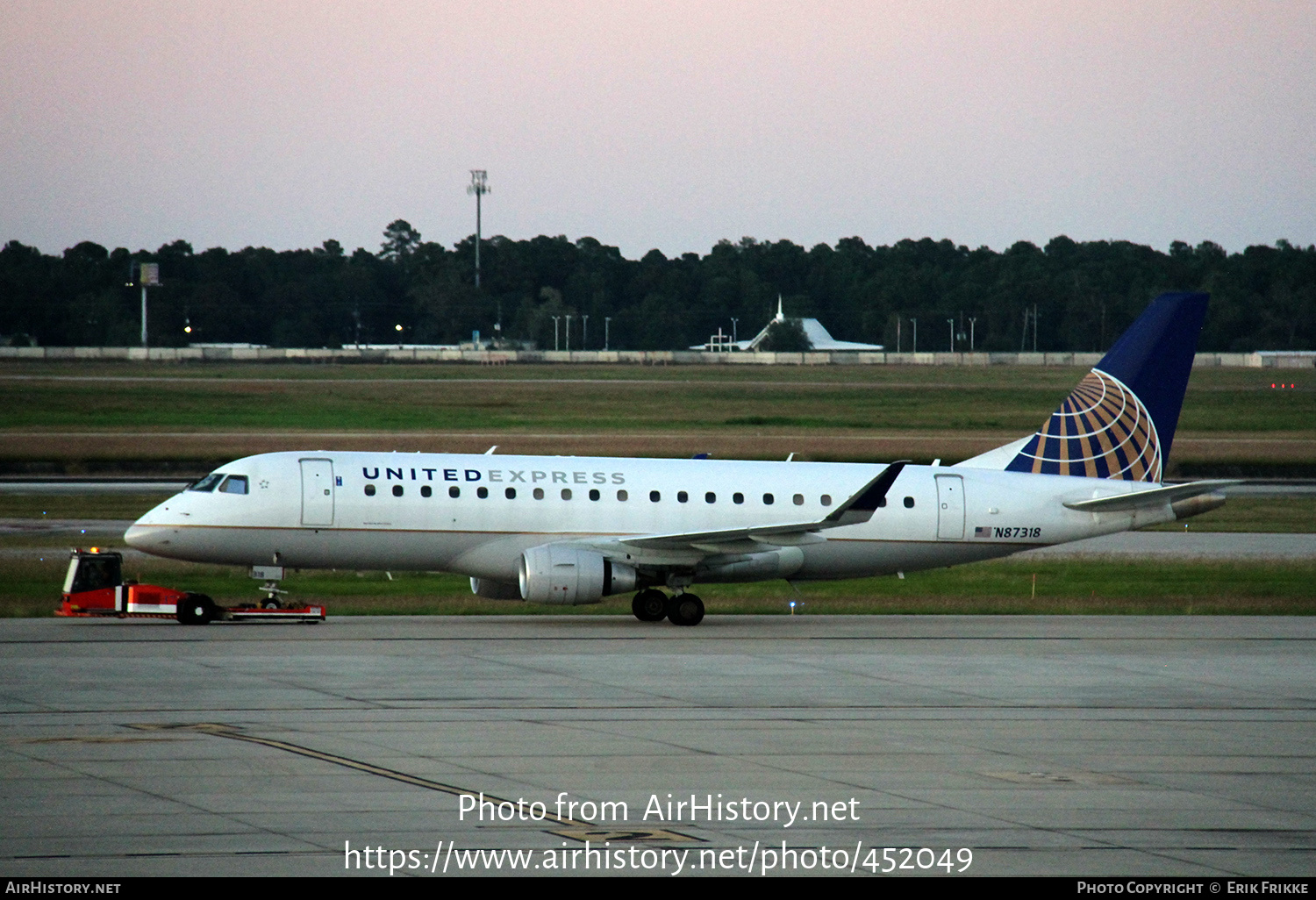 Aircraft Photo of N87318 | Embraer 175LR (ERJ-170-200LR) | United Express | AirHistory.net #452049