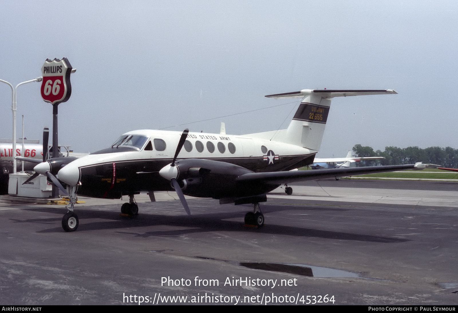 Aircraft Photo of 76-22555 / 22555 | Beech C-12A Huron | USA - Army | AirHistory.net #453264