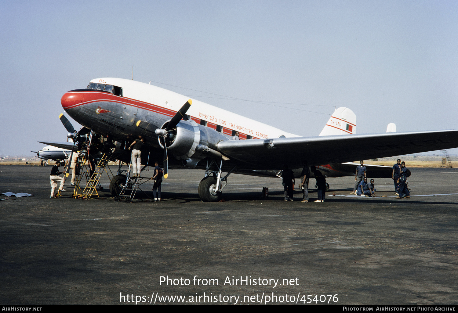 Aircraft Photo of CR-LBL | Douglas C-47A Skytrain | DTA - Direcção dos Transportes Aéreos | AirHistory.net #454076