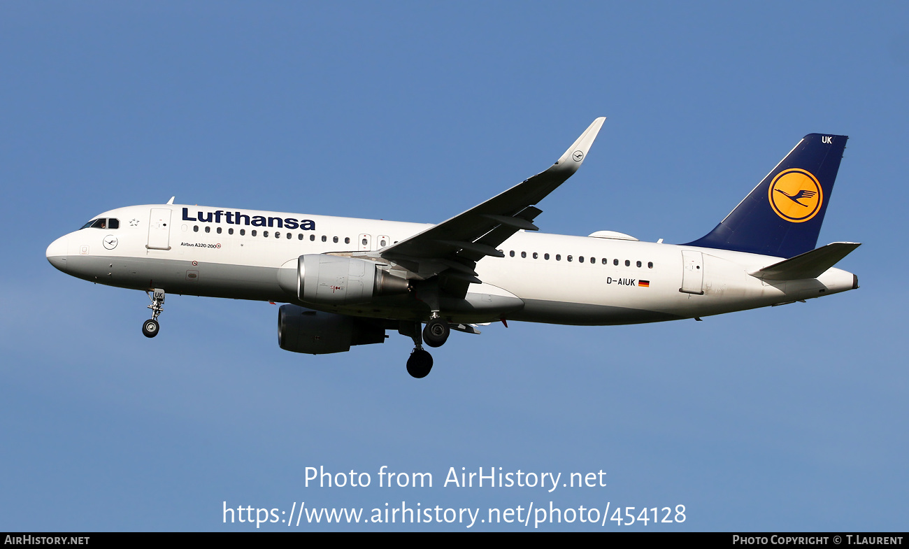 Aircraft Photo of D-AIUK | Airbus A320-214 | Lufthansa | AirHistory.net #454128