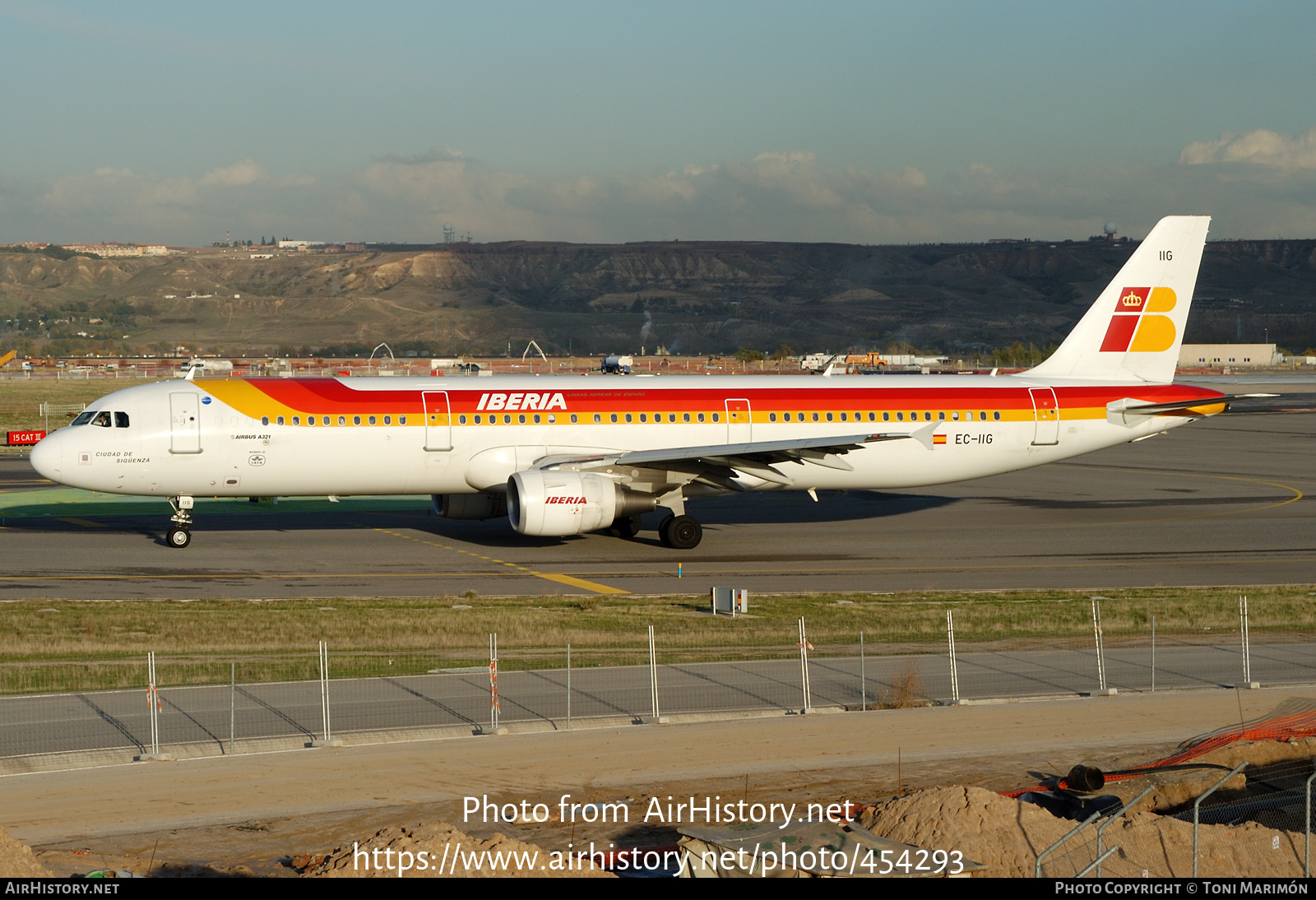 Aircraft Photo of EC-IIG | Airbus A321-211 | Iberia | AirHistory.net #454293