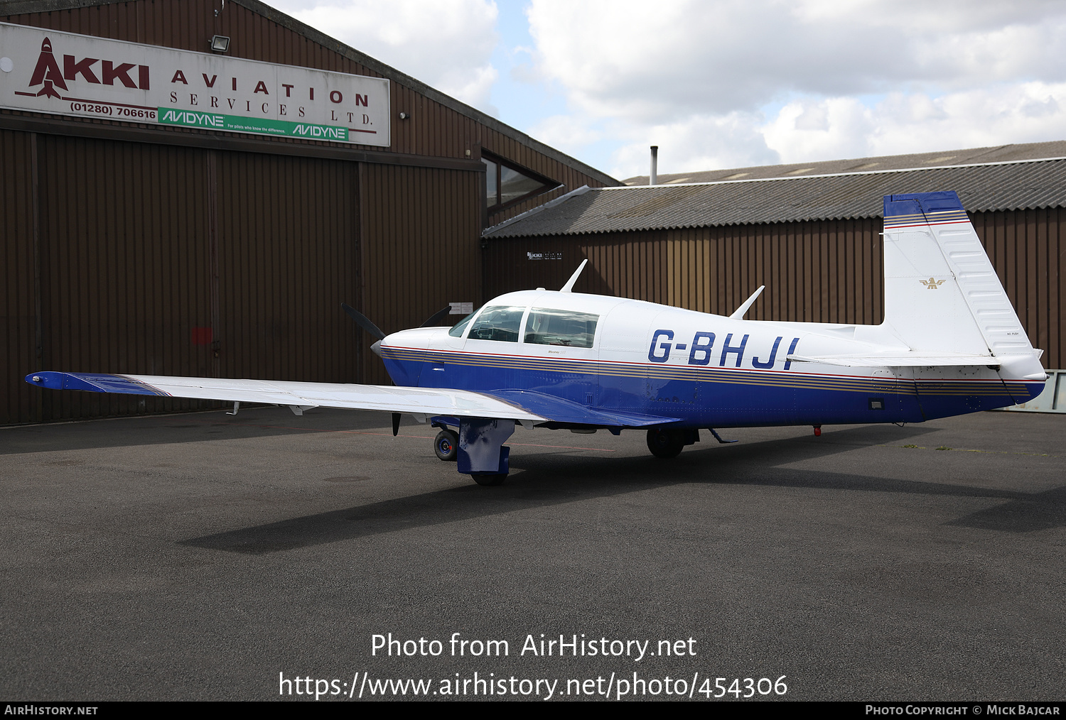 Aircraft Photo of G-BHJI | Mooney M-20J | AirHistory.net #454306