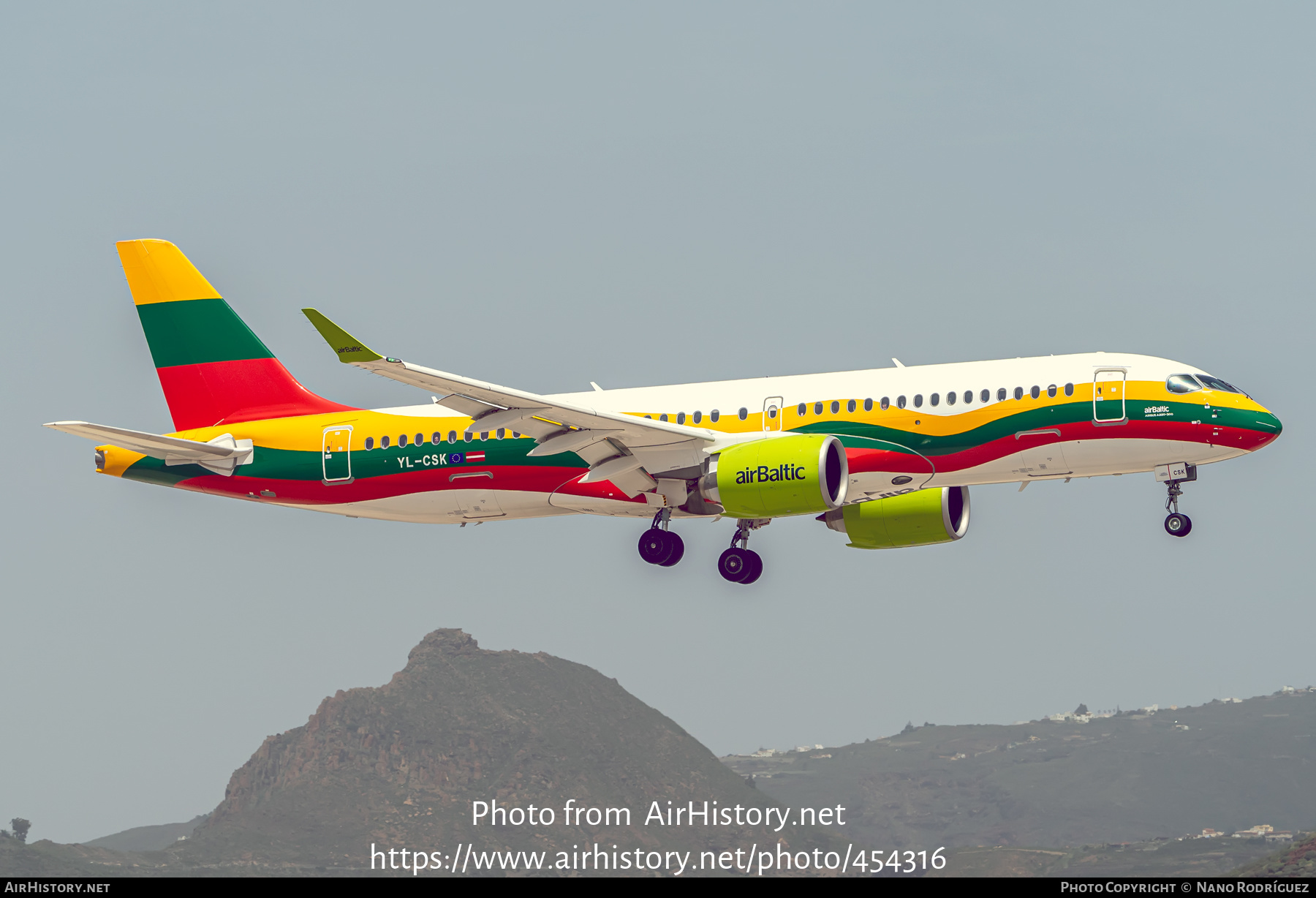 Aircraft Photo of YL-CSK | Airbus A220-371 (BD-500-1A11) | AirBaltic | AirHistory.net #454316