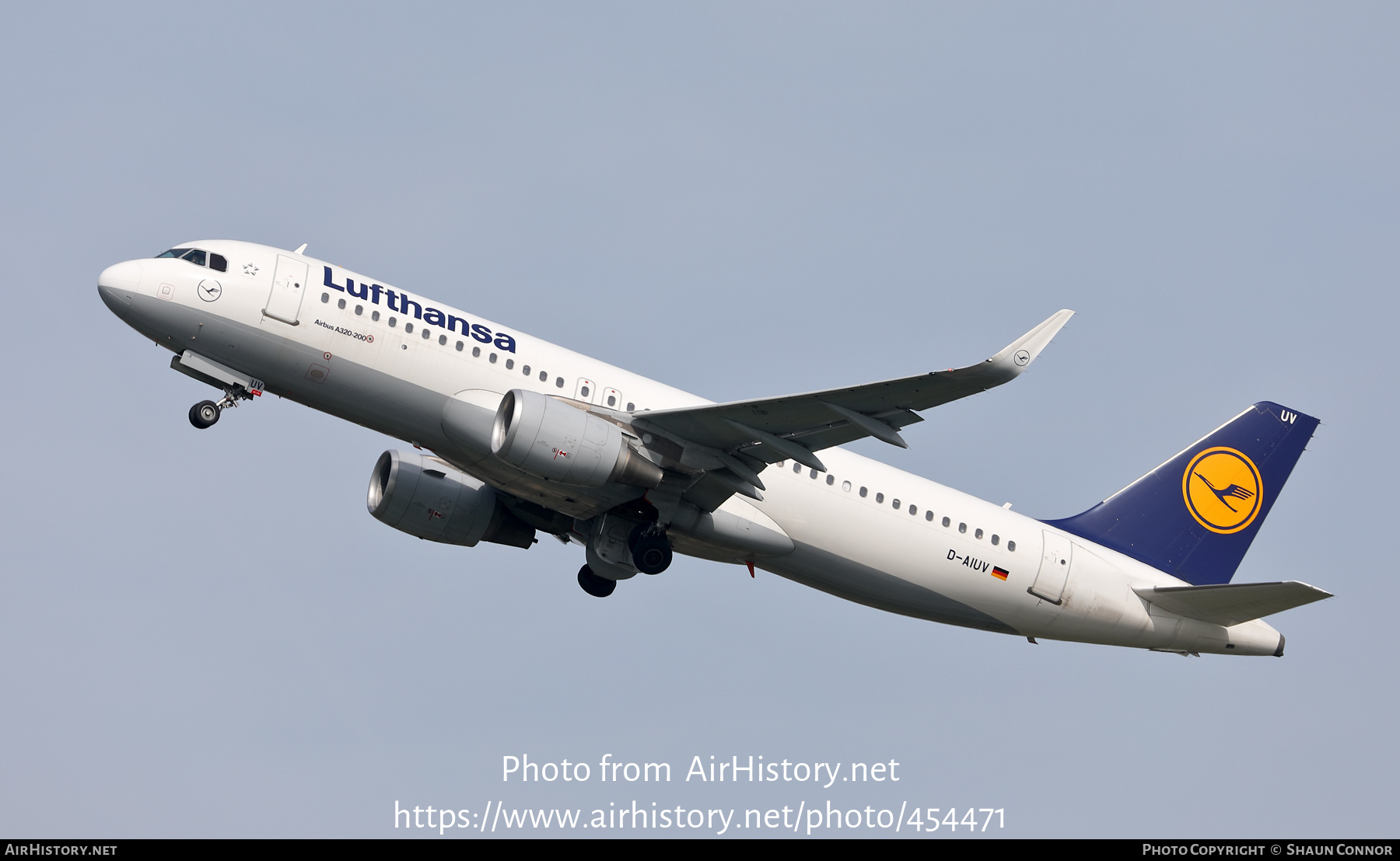 Aircraft Photo of D-AIUV | Airbus A320-214 | Lufthansa | AirHistory.net #454471