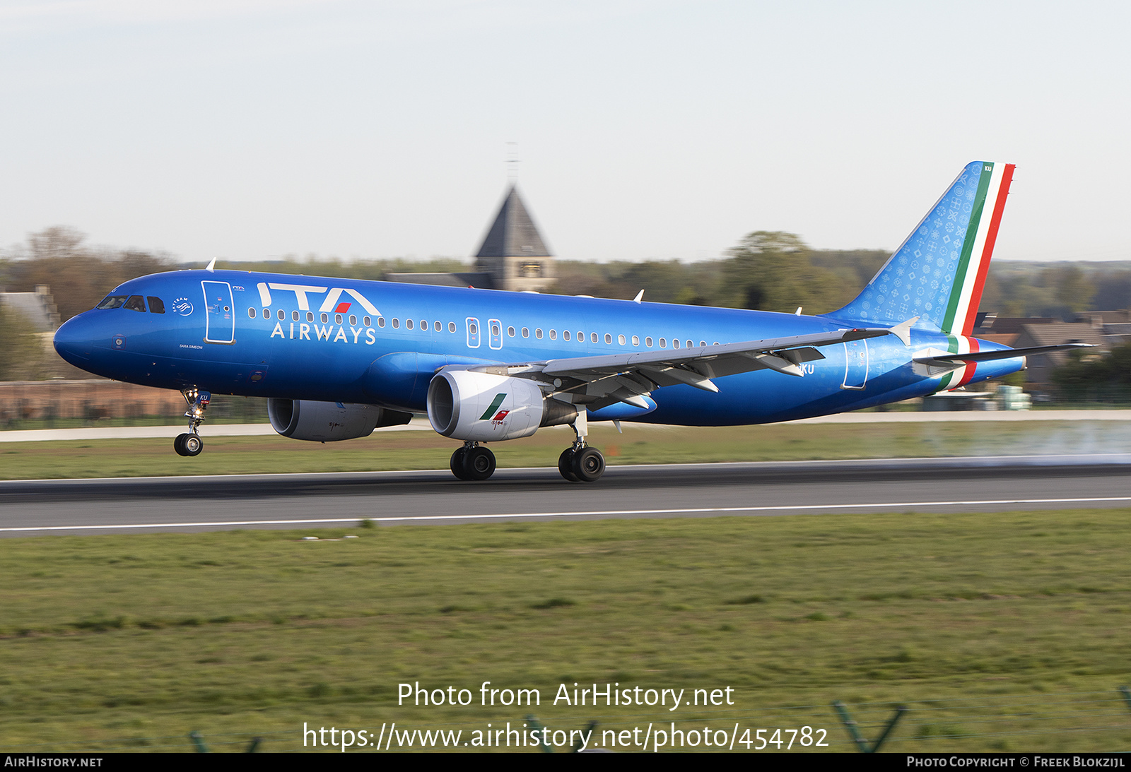 Aircraft Photo of EI-IKU | Airbus A320-214 | ITA Airways | AirHistory.net #454782