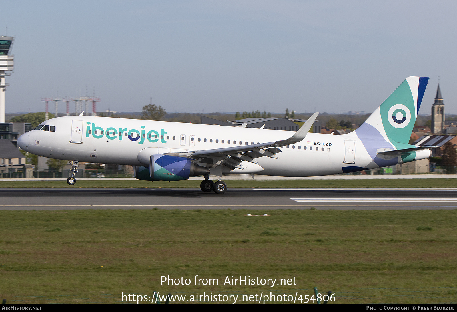 Aircraft Photo of EC-LZD | Airbus A320-214 | Iberojet | AirHistory.net #454806