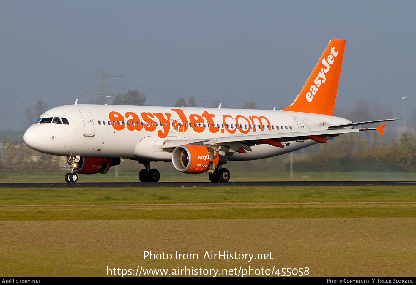 Aircraft Photo of G-EZUJ | Airbus A320-214 | EasyJet | AirHistory.net #455058