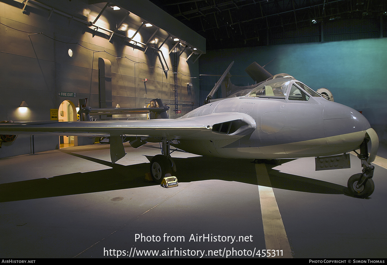 Aircraft Photo of LZ551 / LZ551/G | De Havilland D.H. 100 Sea Vampire F1 | UK - Navy | AirHistory.net #455311