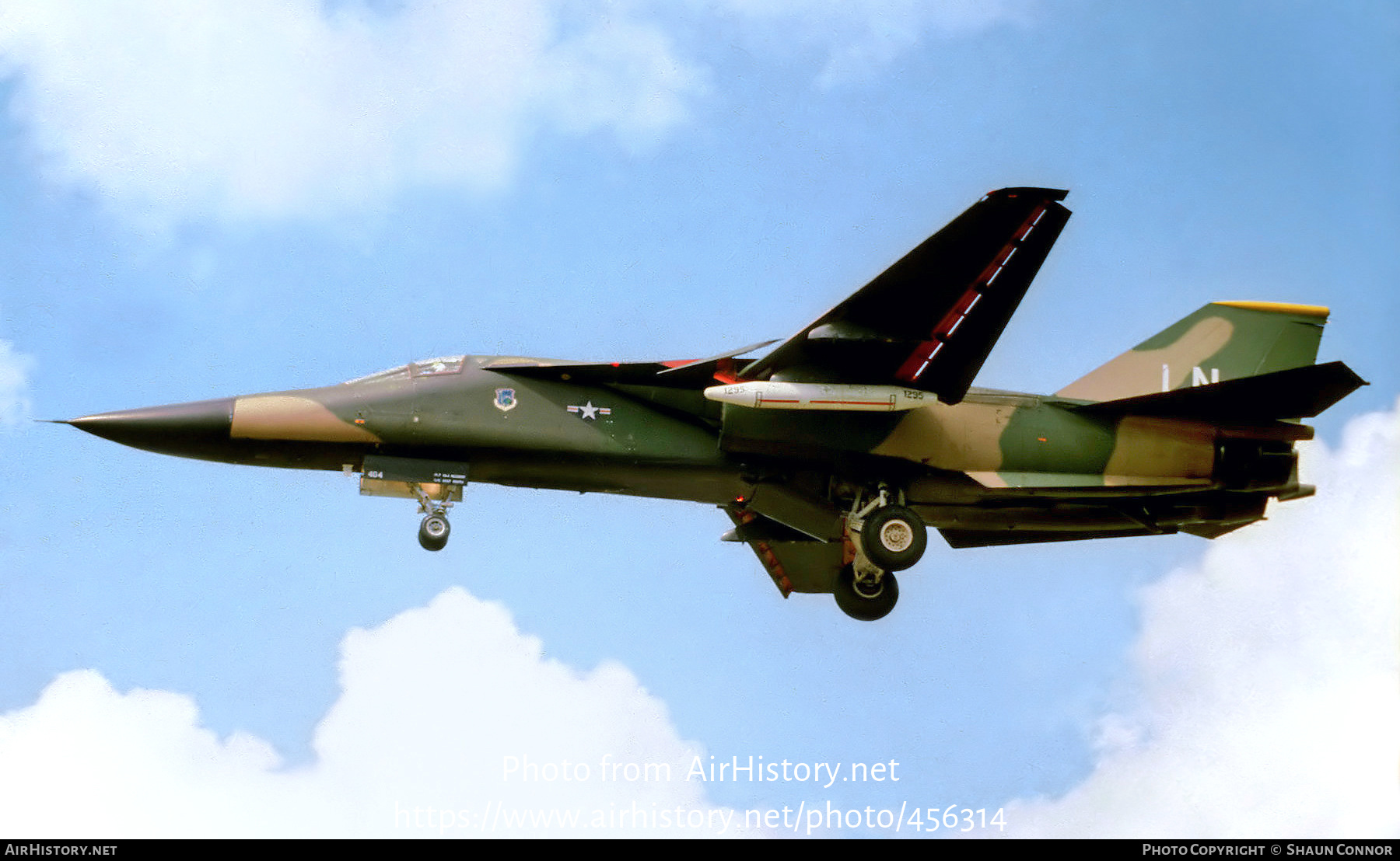 Aircraft Photo of 70-2404 | General Dynamics F-111F Aardvark | USA - Air Force | AirHistory.net #456314