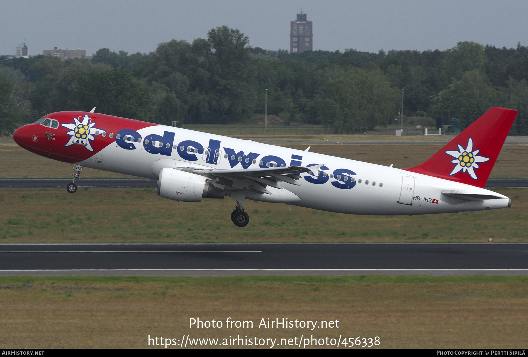 Aircraft Photo of HB-IHZ | Airbus A320-214 | Edelweiss Air | AirHistory.net #456338