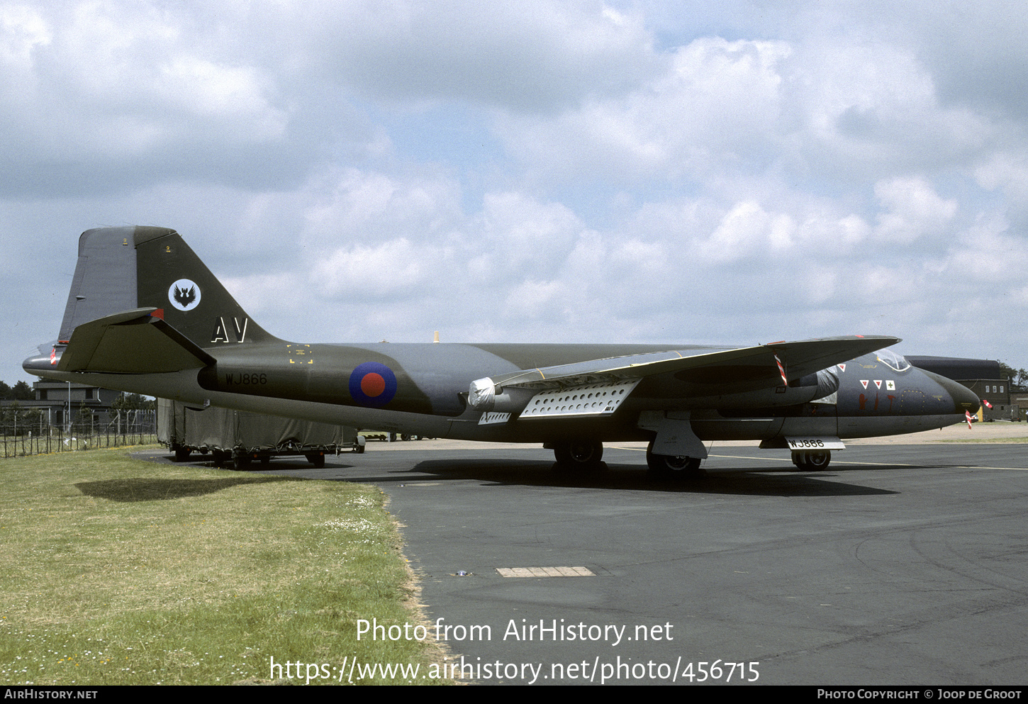 Aircraft Photo of WJ866 | English Electric Canberra T4 | UK - Air Force | AirHistory.net #456715