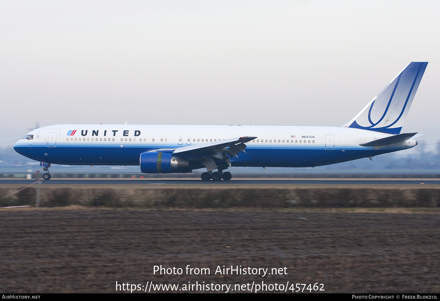 Aircraft Photo of N647UA | Boeing 767-322/ER | United Airlines | AirHistory.net #457462