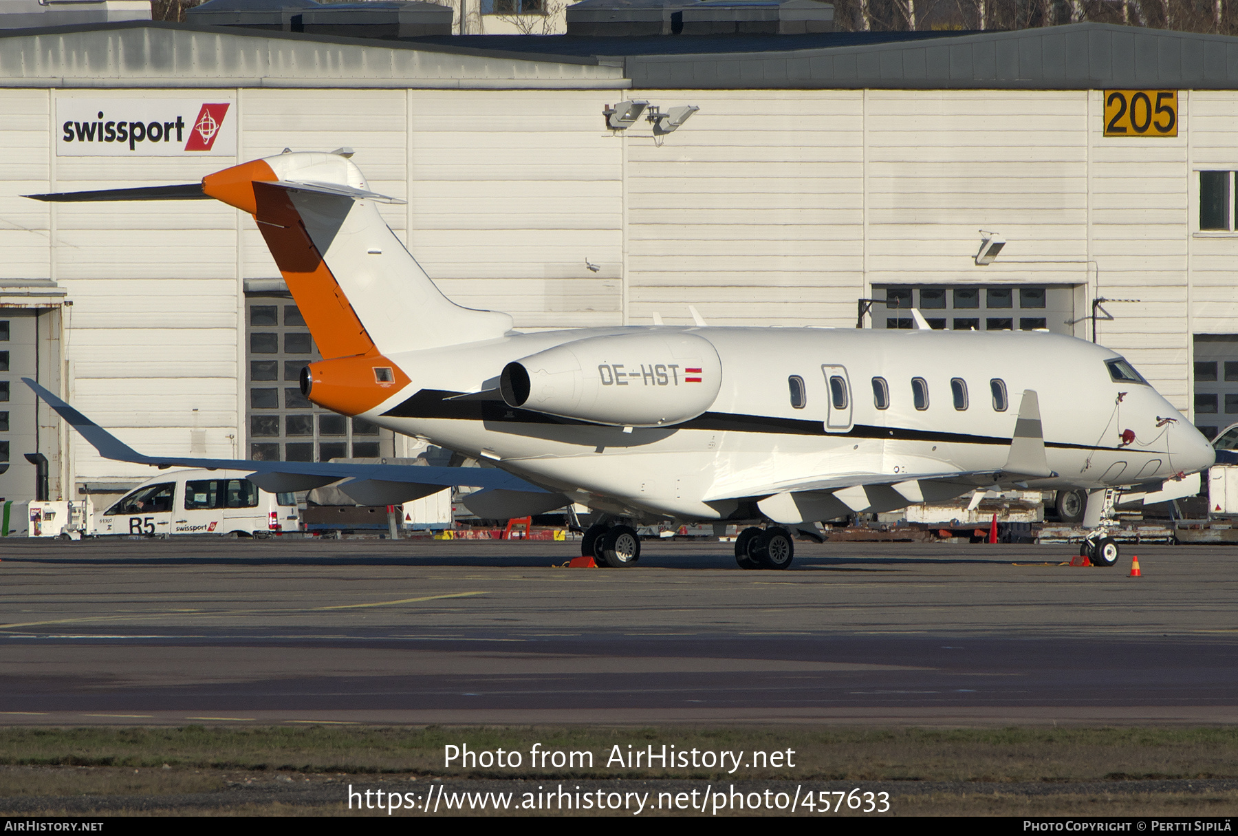 Aircraft Photo of OE-HST | Bombardier Challenger 350 (BD-100-1A10) | AirHistory.net #457633