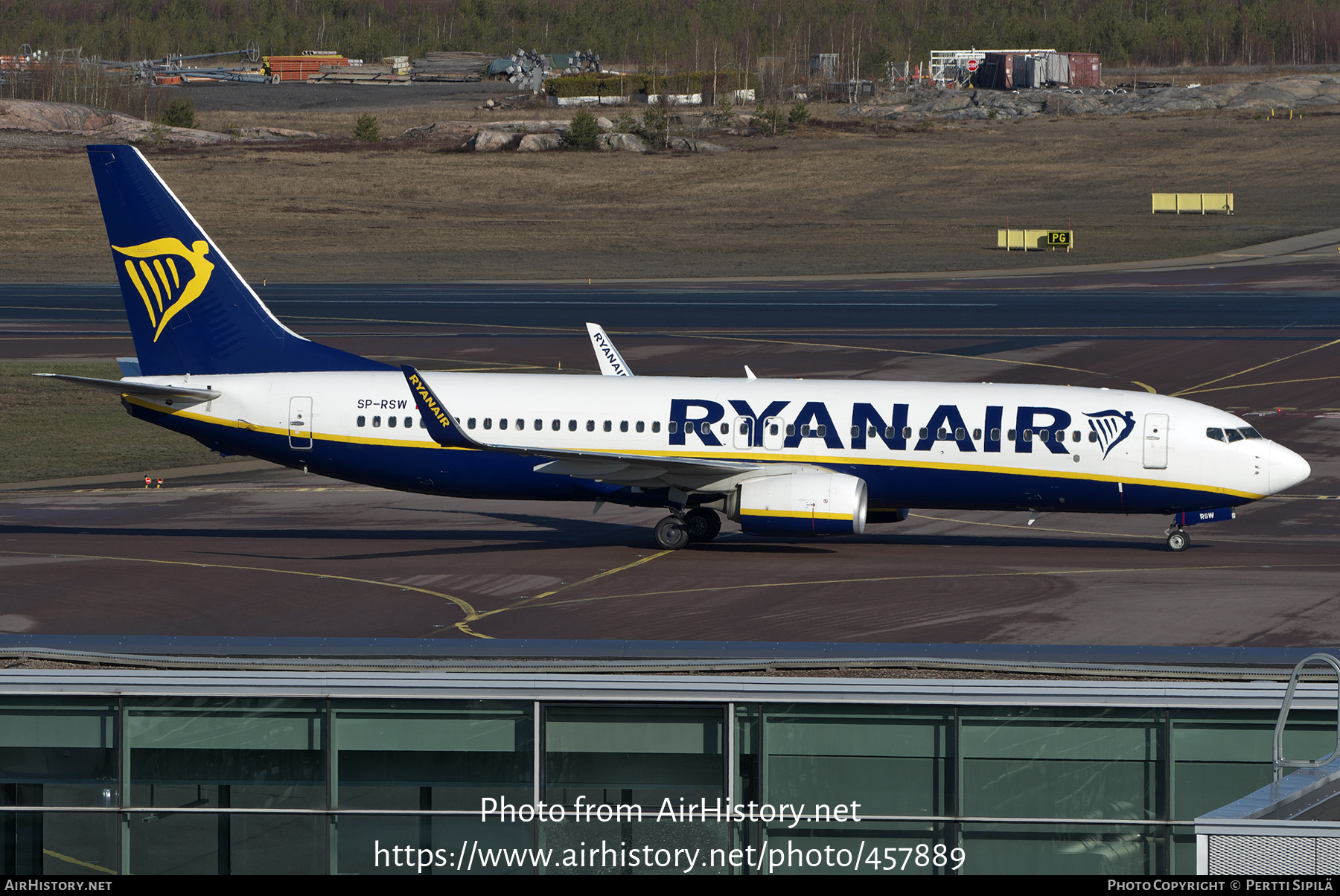 Aircraft Photo of SP-RSW | Boeing 737-800 | Ryanair | AirHistory.net #457889