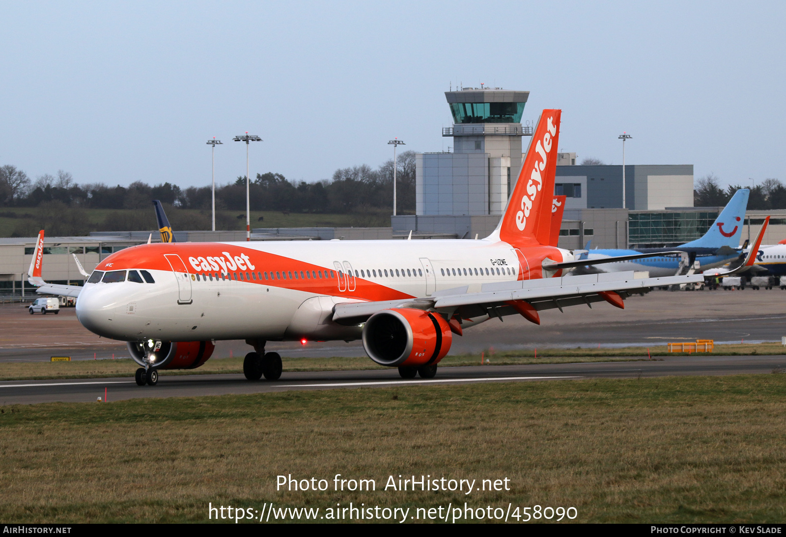 Aircraft Photo of G-UZME | Airbus A321-251NX | EasyJet | AirHistory.net ...