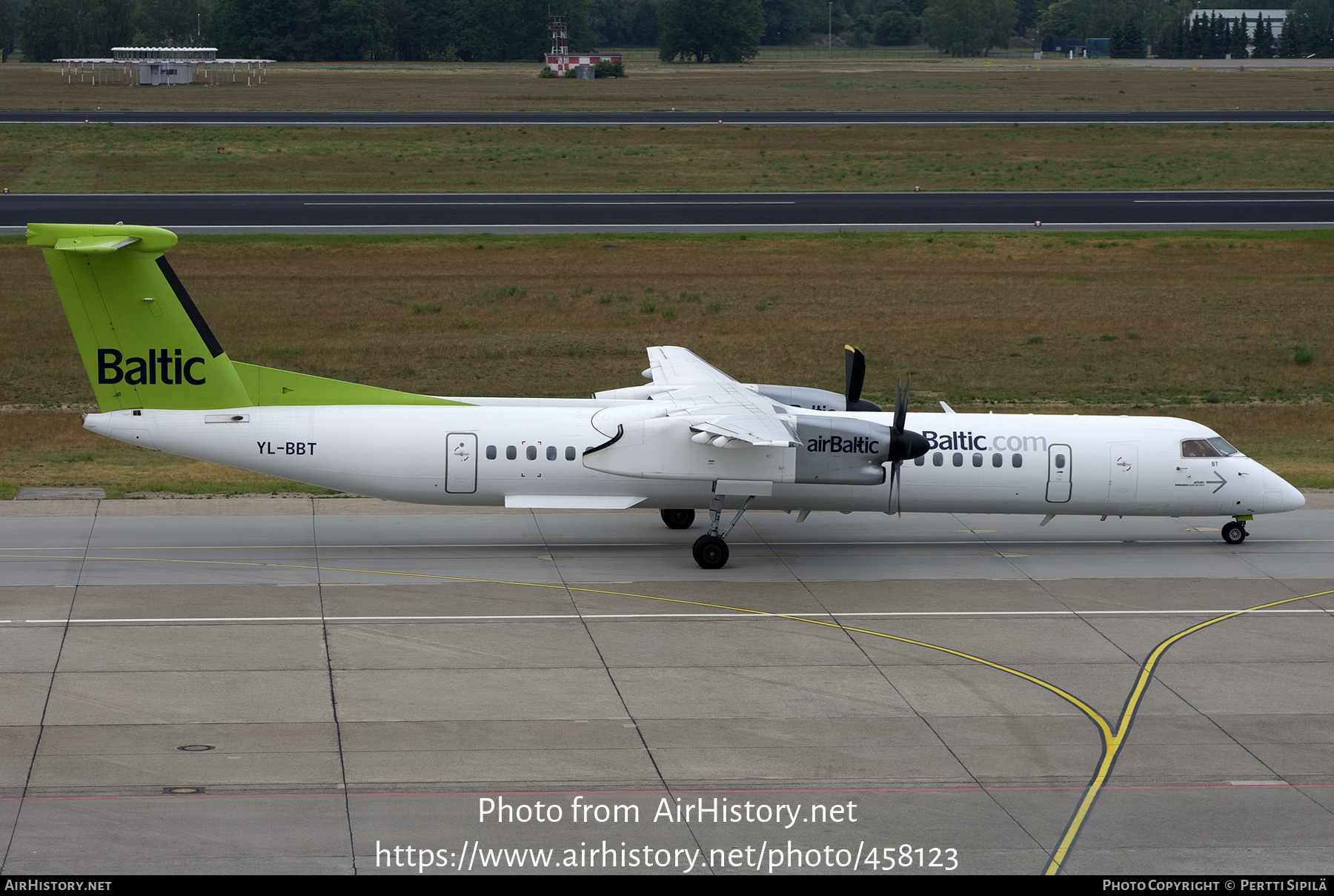 Aircraft Photo of YL-BBT | Bombardier DHC-8-402 Dash 8 | AirBaltic | AirHistory.net #458123