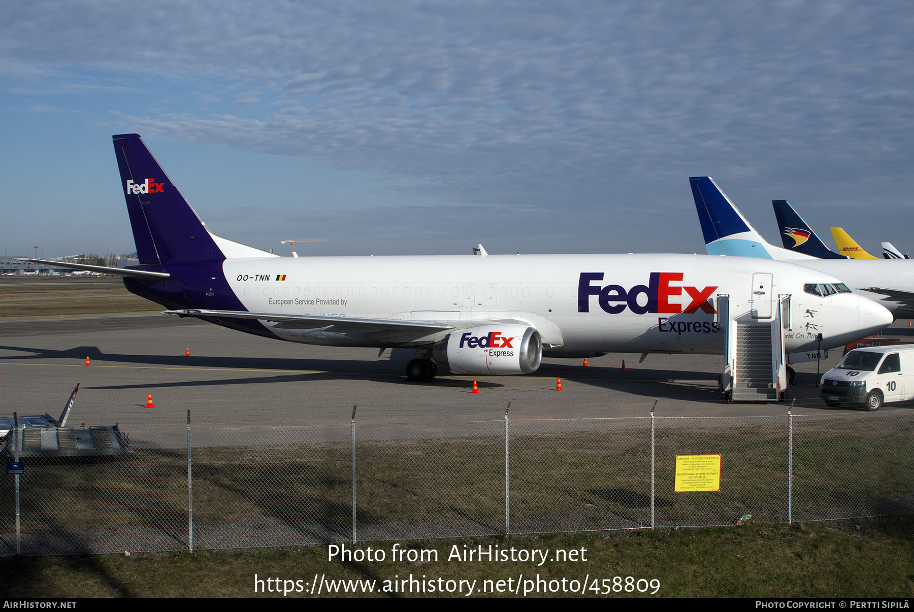 Aircraft Photo of OO-TNN | Boeing 737-45D(SF) | FedEx Express - Federal Express | AirHistory.net #458809