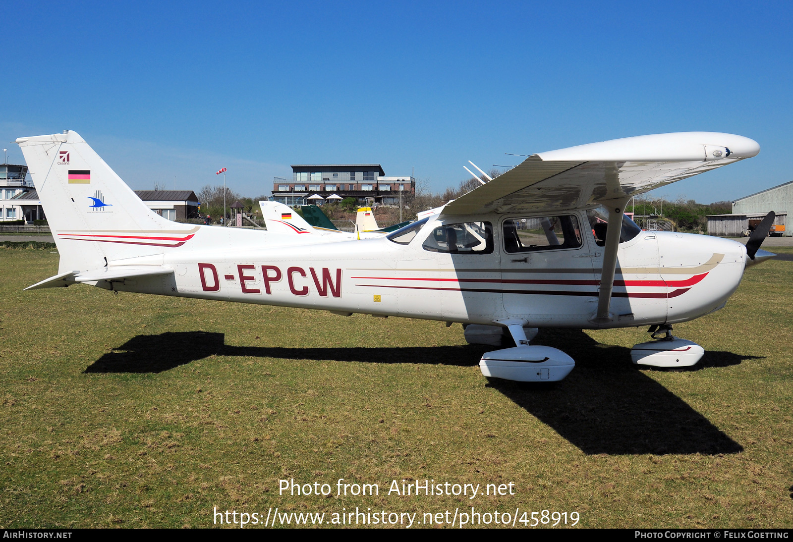 Aircraft Photo of D-EPCW | Cessna 172S Skyhawk SP | Motorflug Münster | AirHistory.net #458919