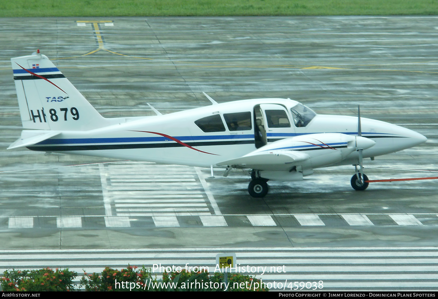 Aircraft Photo of HI879 | Piper PA-23-250 Aztec E | AirHistory.net #459038