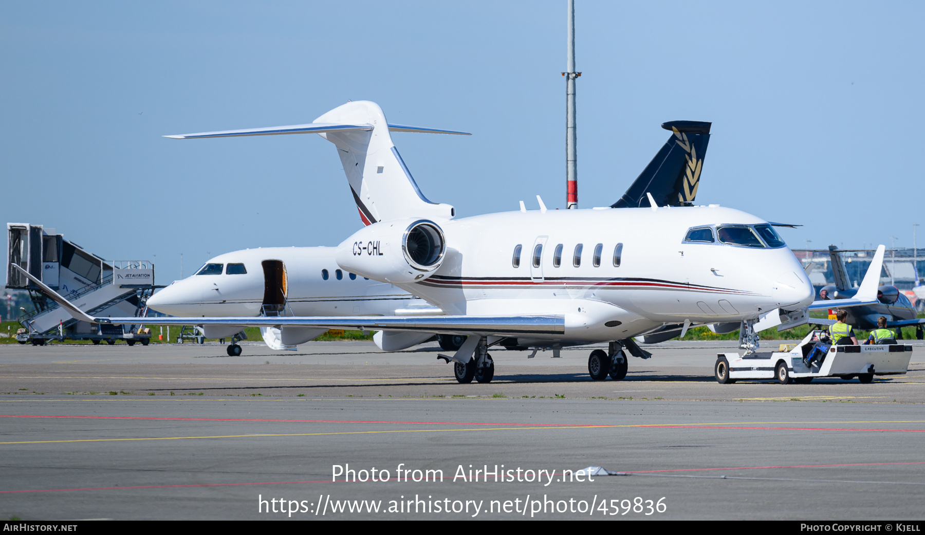 Aircraft Photo of CS-CHL | Bombardier Challenger 350 (BD-100-1A10) | AirHistory.net #459836