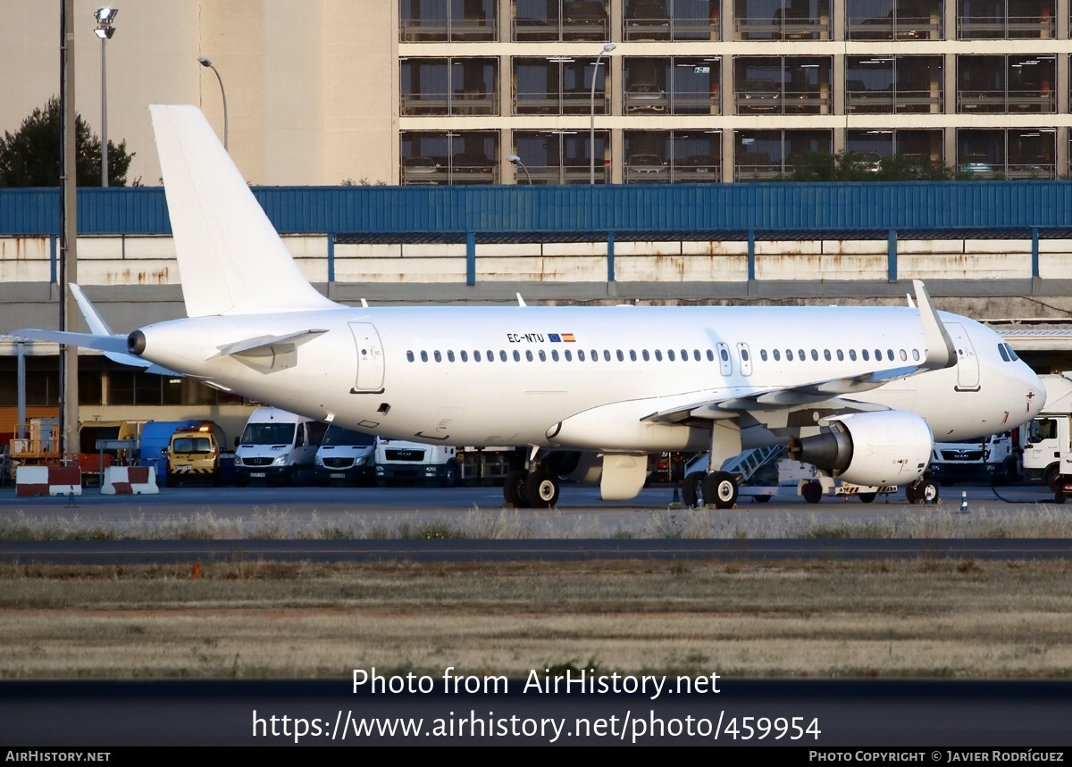 Aircraft Photo of EC-NTU | Airbus A320-214 | AirHistory.net #459954