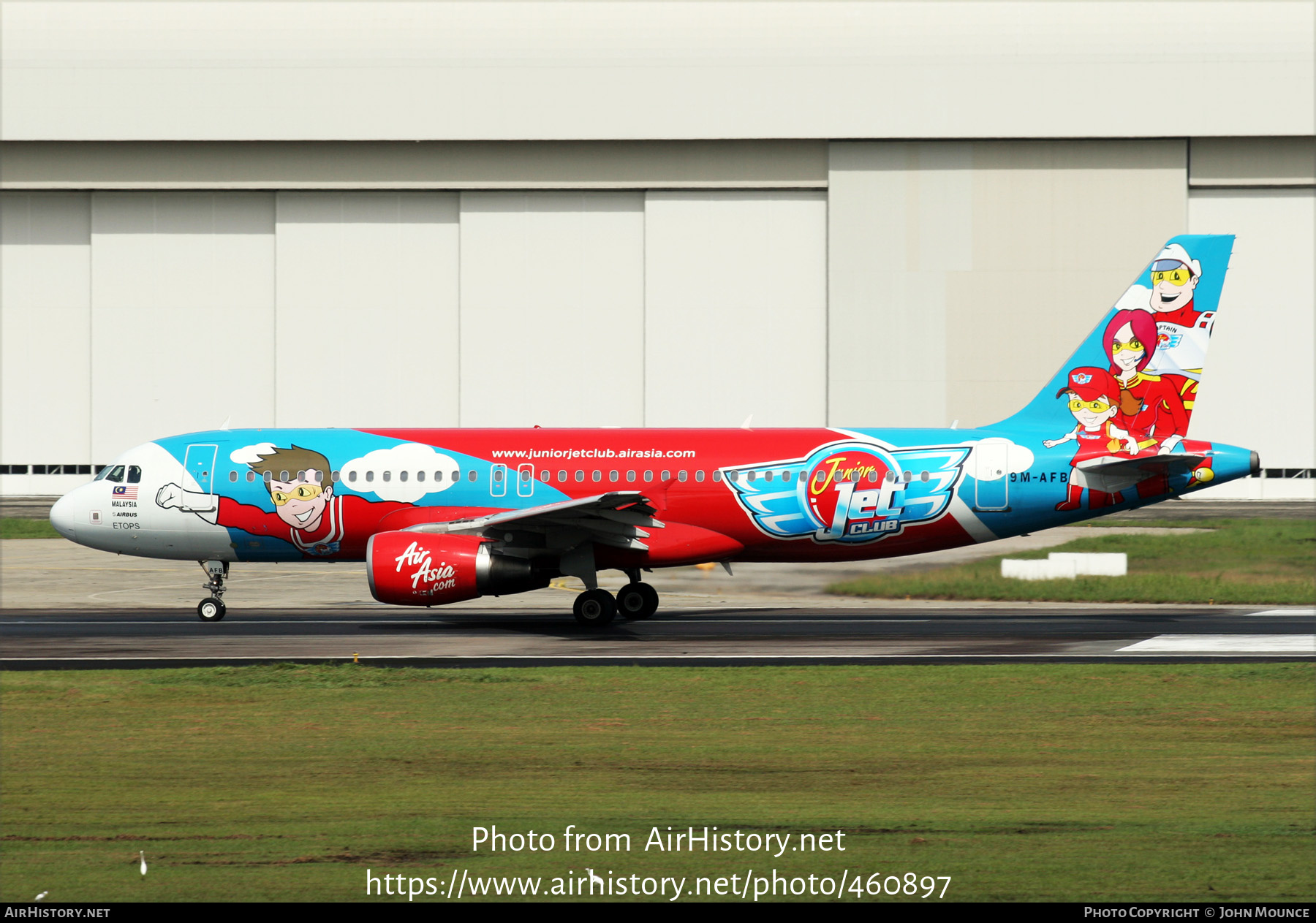 Aircraft Photo of 9M-AFB | Airbus A320-214 | AirAsia | AirHistory.net #460897