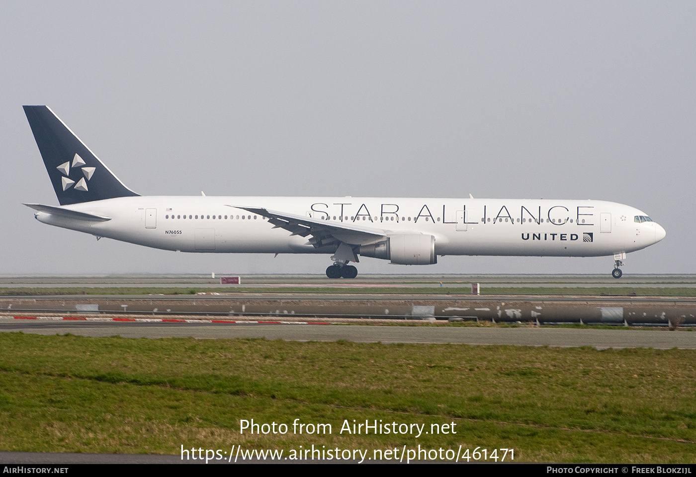 Aircraft Photo of N76055 | Boeing 767-424/ER | United Airlines | AirHistory.net #461471