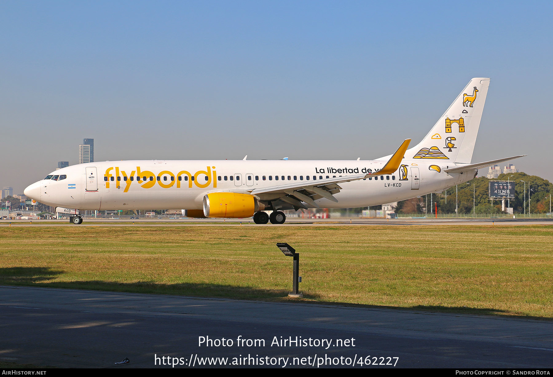 Aircraft Photo of LV-KCD | Boeing 737-8AL | FlyBondi | AirHistory.net #462227