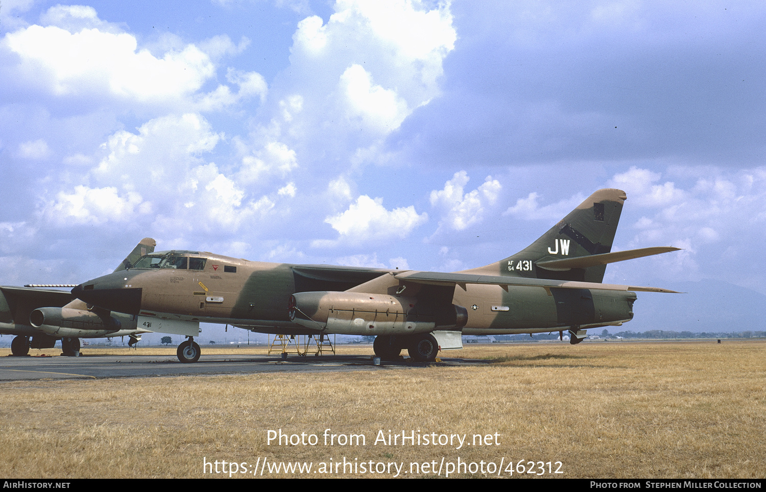 Aircraft Photo of 54-431 / AF54-431 | Douglas EB-66E Destroyer | USA - Air Force | AirHistory.net #462312